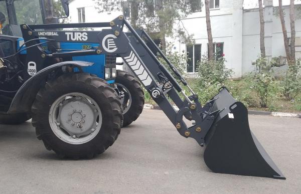 Погрузчик фронтальный ТУРС (КУН) 1000У-0 UNIVERSAL без джойстика на поддоне в базовой комплектации